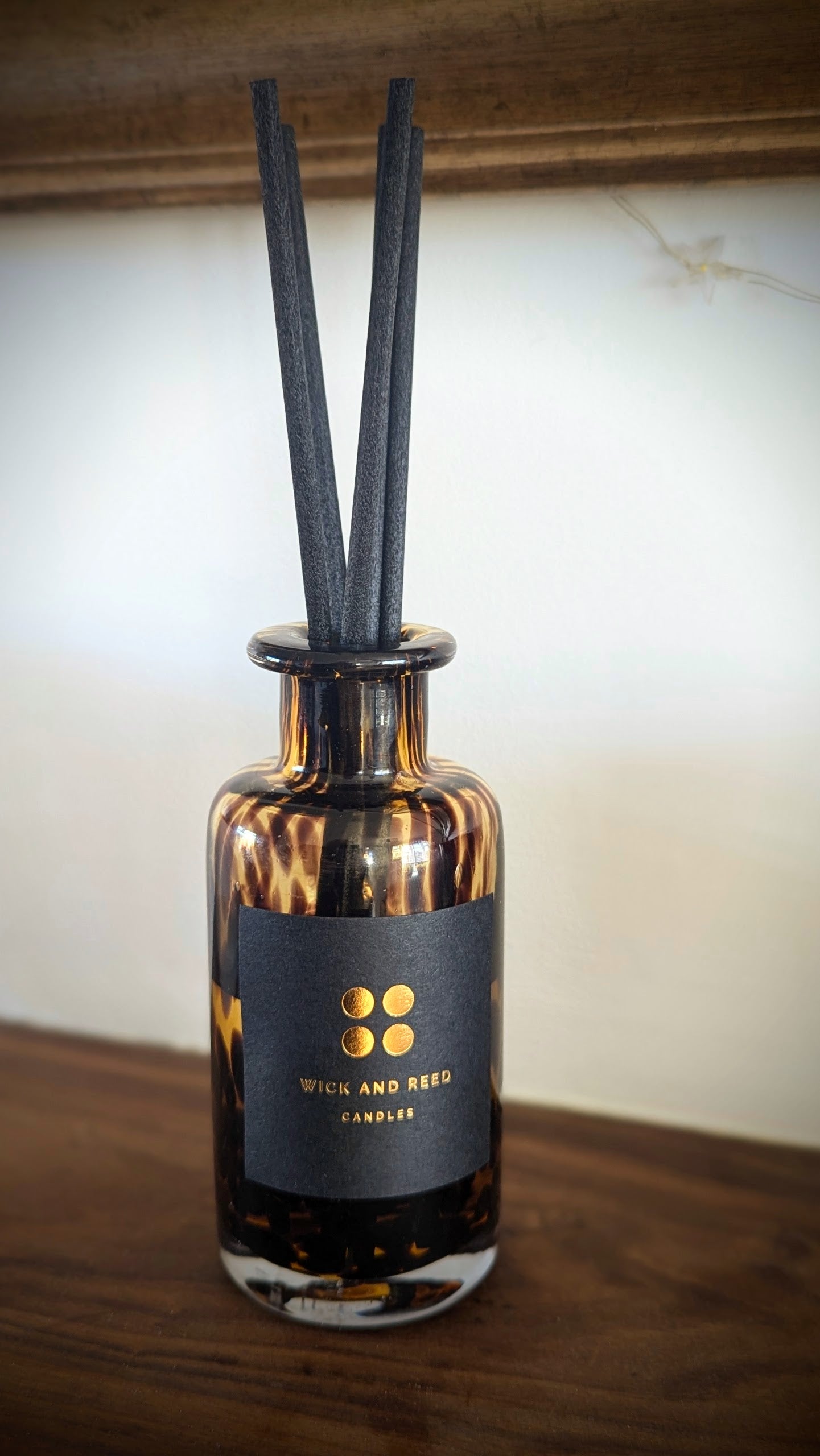 Amber Glow Reed Diffuser – Wick and Reed