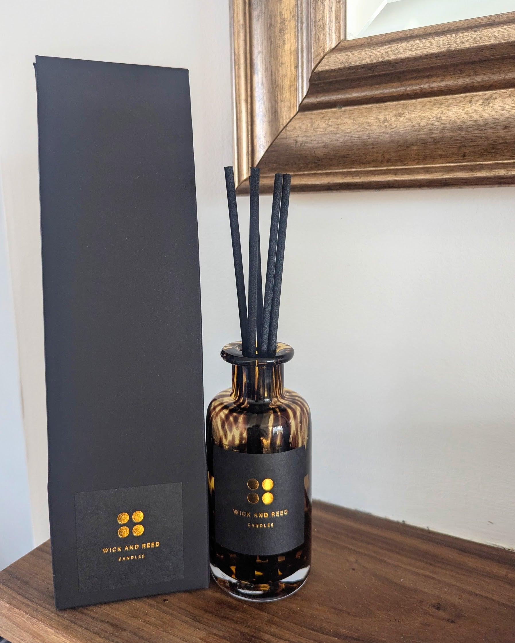 Warm Saffron and Leather Reed Diffuser – Wick and Reed